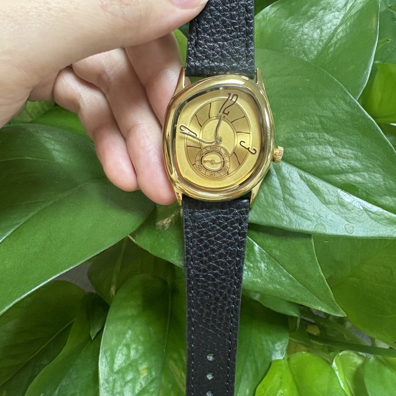 新しくデザインされたユニークなツイストオリジナル腕時計、男女 - Leather Watch Band Men のレビューと価格