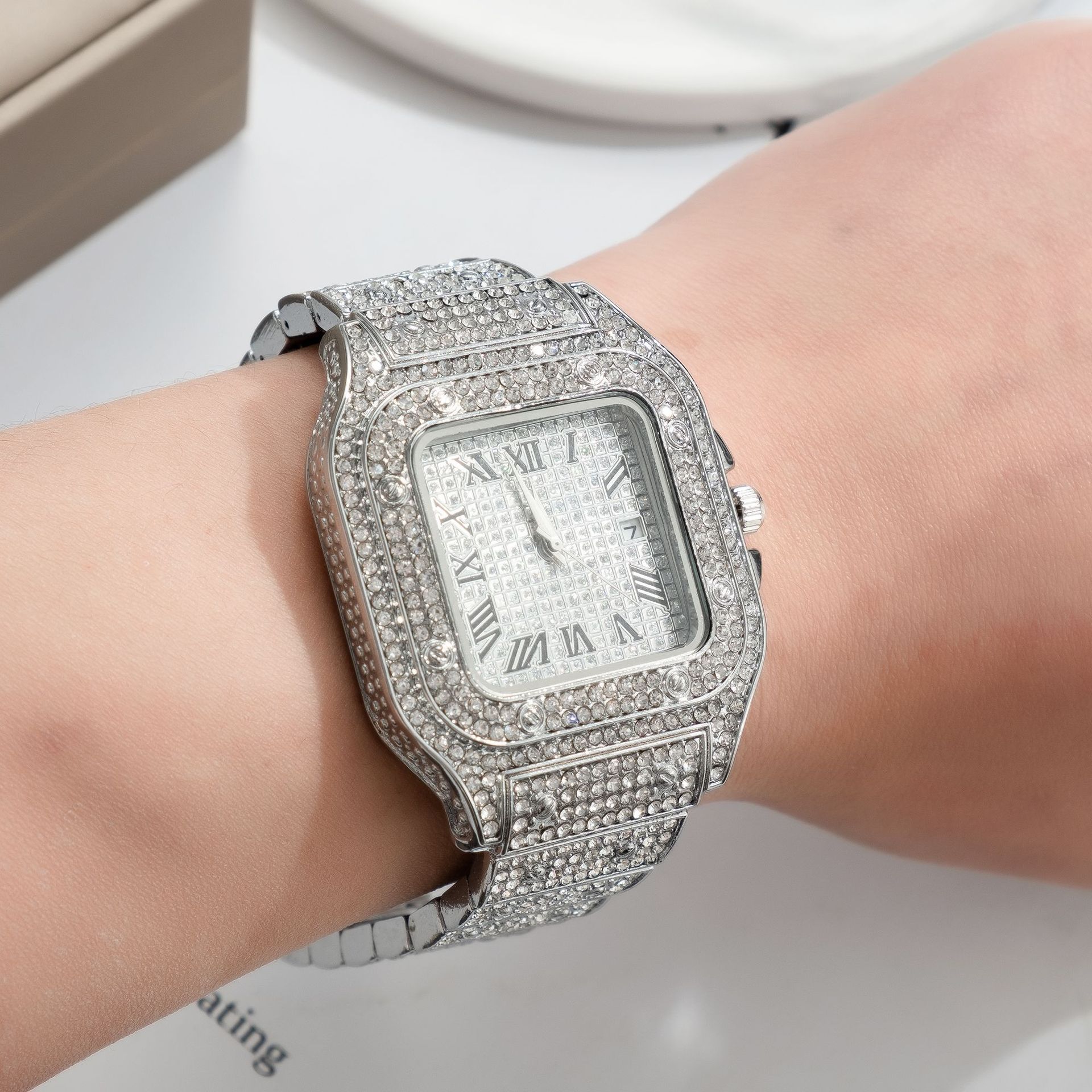 UTHAI L77 腕時計男性用ファッション高級ゴールドスク - Cartier Watch Tank のレビューと価格
