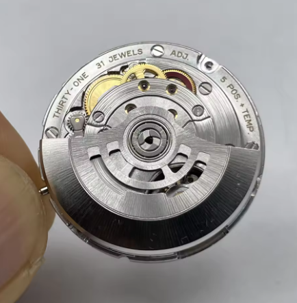 新しい40MM GMTメンズ腕時計、3285ムーブメント搭載 - Cartier Watch Santos のレビューと価格